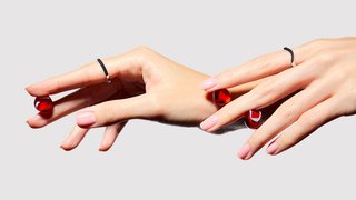 Θεραπεία Ενδυνάμωσης για τις περιόδους έντονης τριχόπτωσης