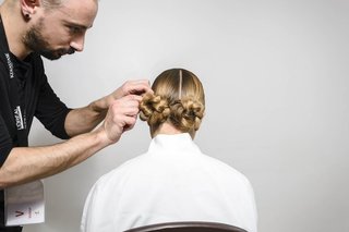 Οδηγίες για το Braided Buns Βήμα 9 Kerastase