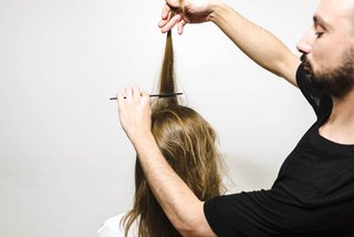 Οδηγίες για τον Αποδομημένο Γαλλικό Κότσο Βήμα 5 Kerastase