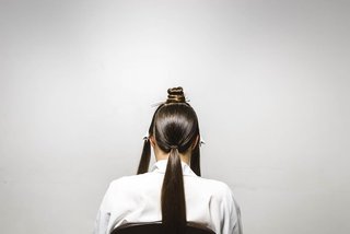 Οδηγίες για την Τυλιγμένη Αλογοουρά Βήμα 4 Kerastase