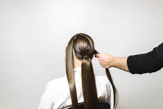 Οδηγίες για την Τυλιγμένη Αλογοουρά Βήμα 6 Kerastase